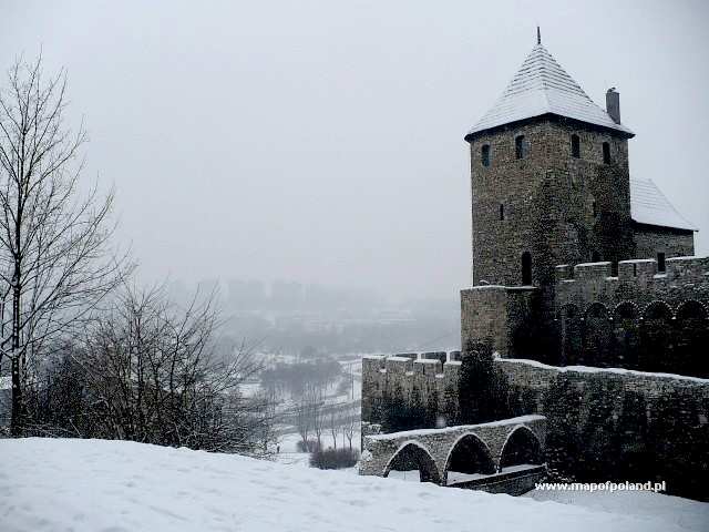 Zamek na Górze Zamkowej zimą - Będzin
